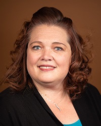 Kelly Folks Headshot
