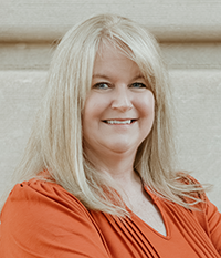 Tanya Geiser Headshot